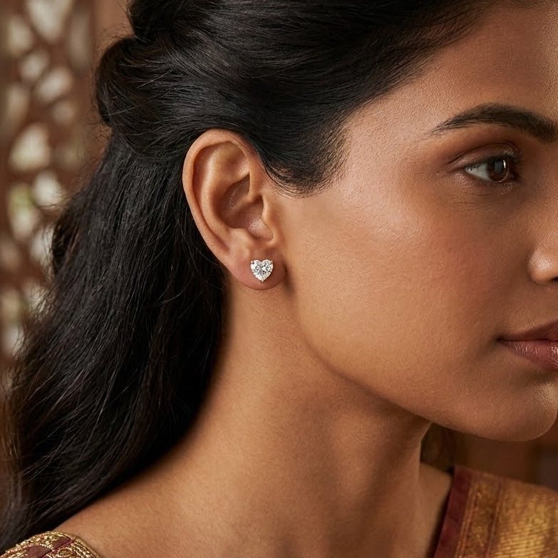 Amora Solitaire Studs - Minaki