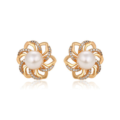Floral Pearl Ear Studs - Minaki
