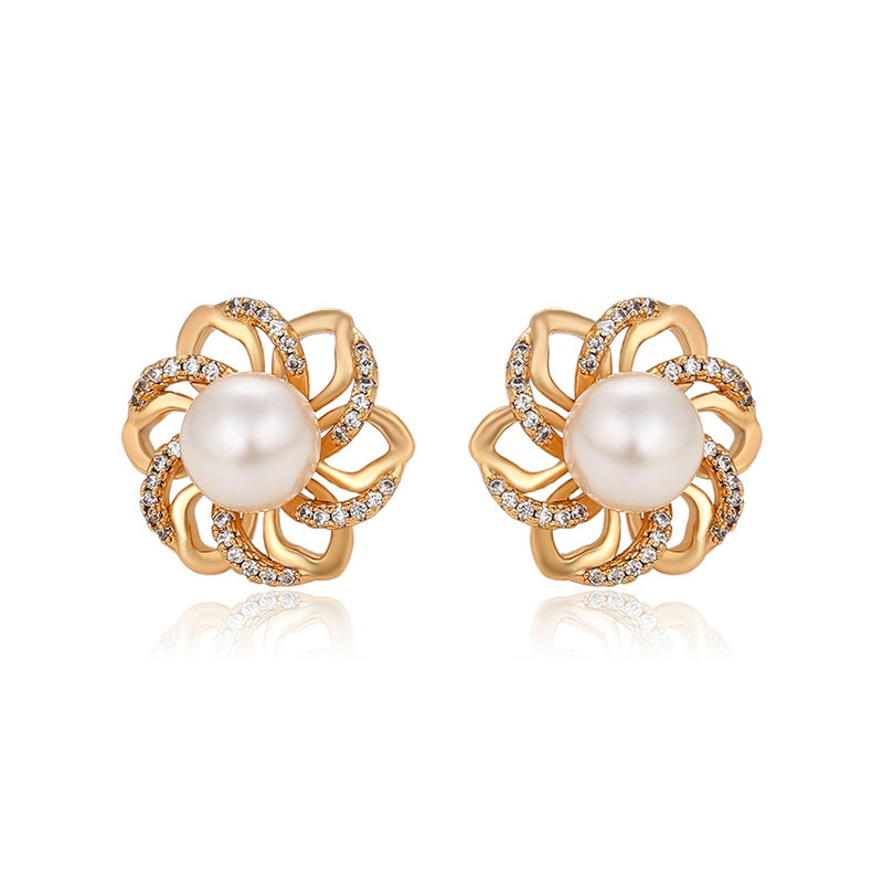 Floral Pearl Ear Studs - Minaki