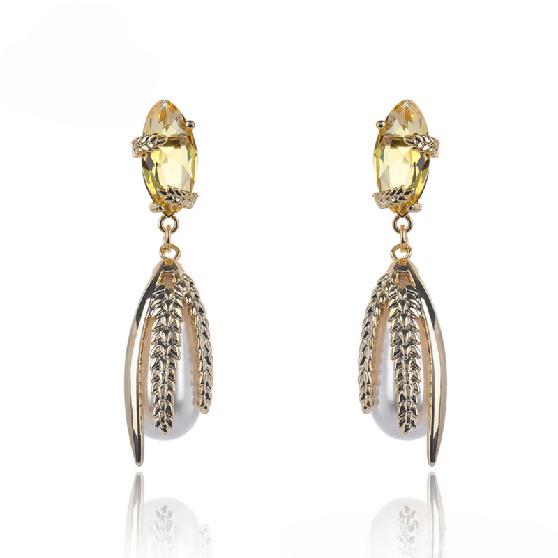 Golden Nectar Earrings - Minaki