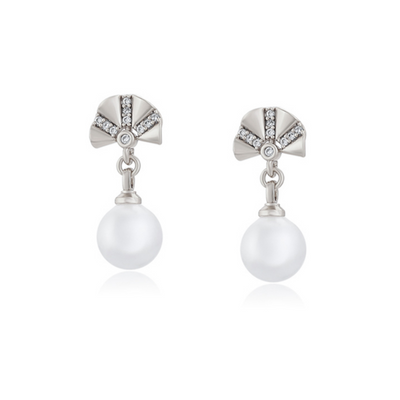 Minaki Pearl In The Sea Shell Earrings - Minaki