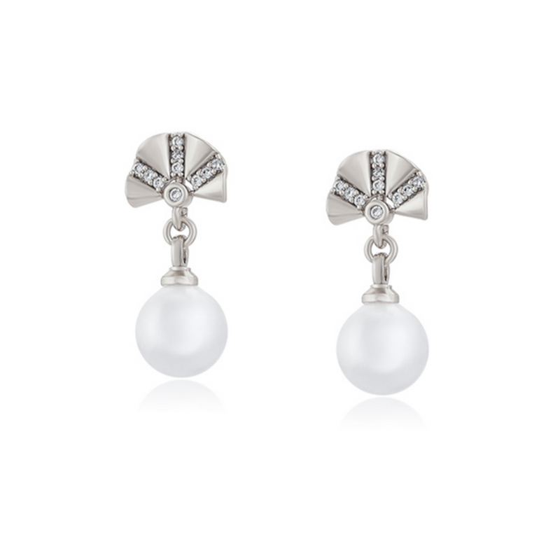 Minaki Pearl In The Sea Shell Earrings - Minaki