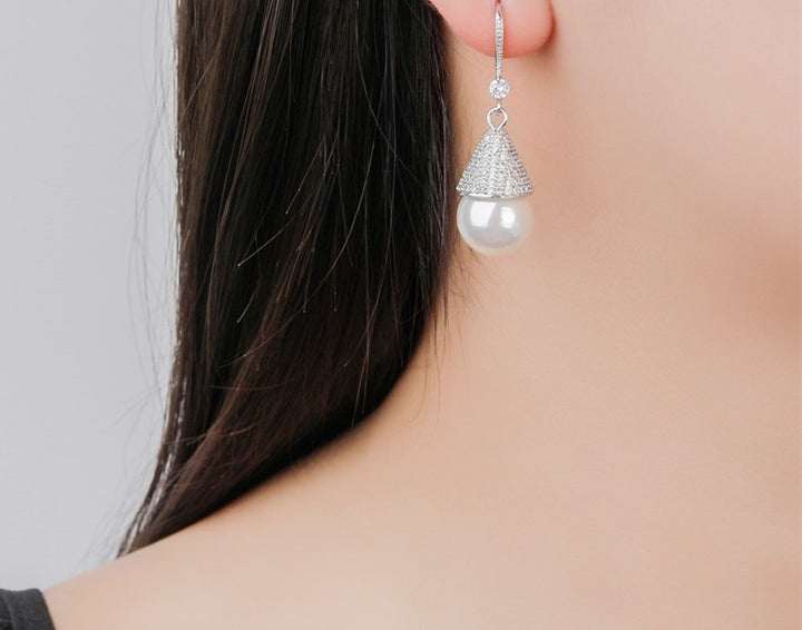 Minaki Fiona Pearl Earrings