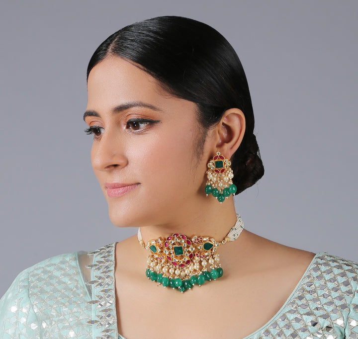 Minaki Lavanya Kundan Choker Set