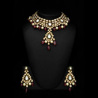 Gulnaaz Kundan Set