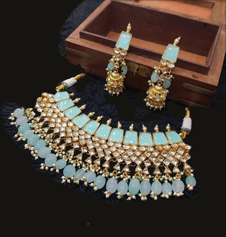 Minaki Engraved Stone Kundan Choker Set