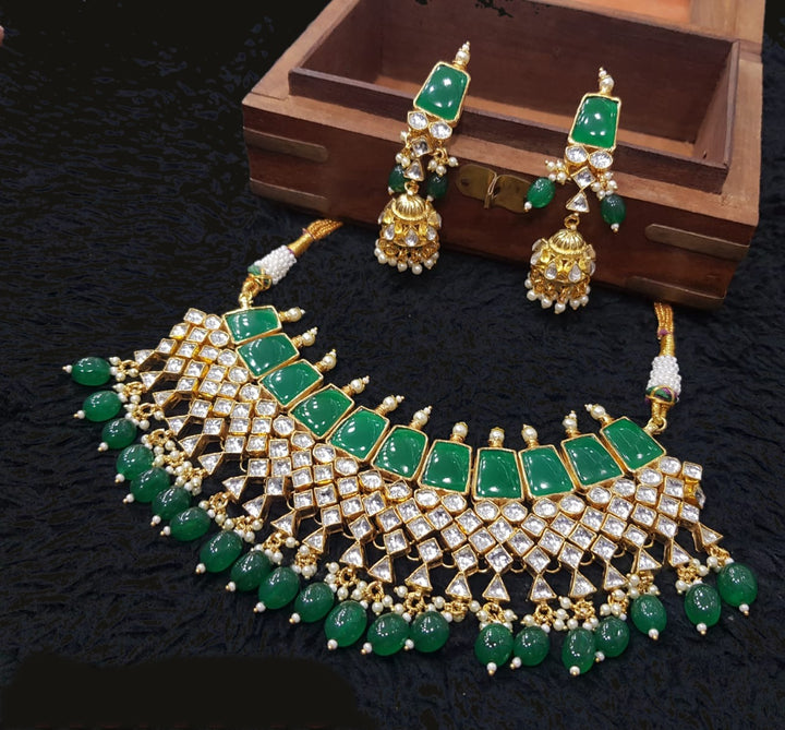 Minaki Engraved Stone Kundan Choker Set