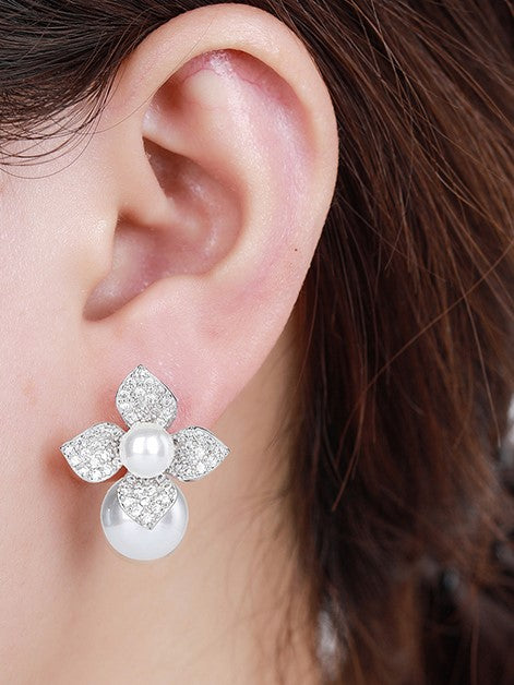Minaki Blossom Pearl Earrings