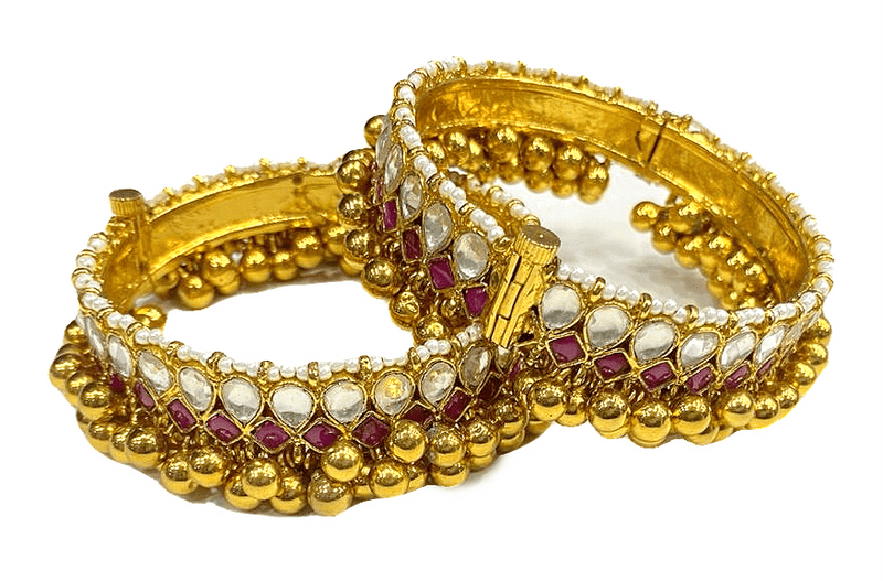 MINAKI Kadas KUNDAN KADA WITH RUBY COLORED STONES AND GOLDEN BEADS - Minaki