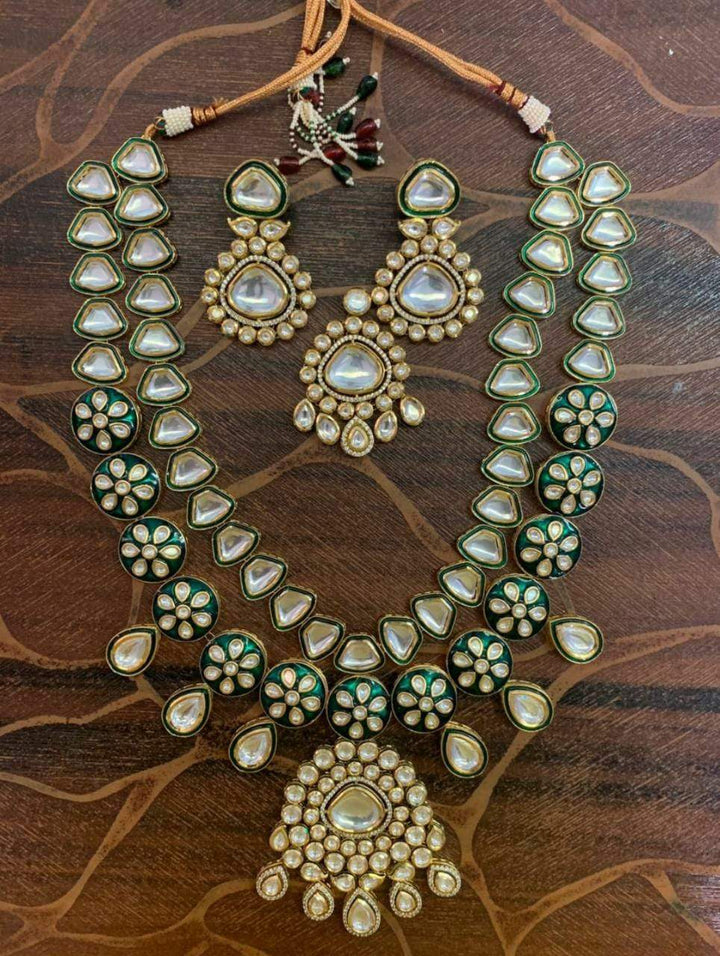 Minaki Heritage Heavy Kundan Set