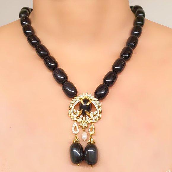 Minaki Black Agate Necklace With Pendant